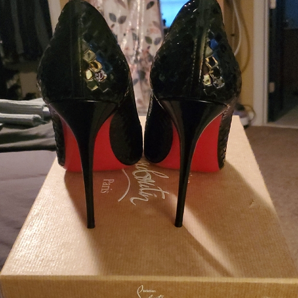 Christian Louboutin Kate 100 Black Patent Textured Heels